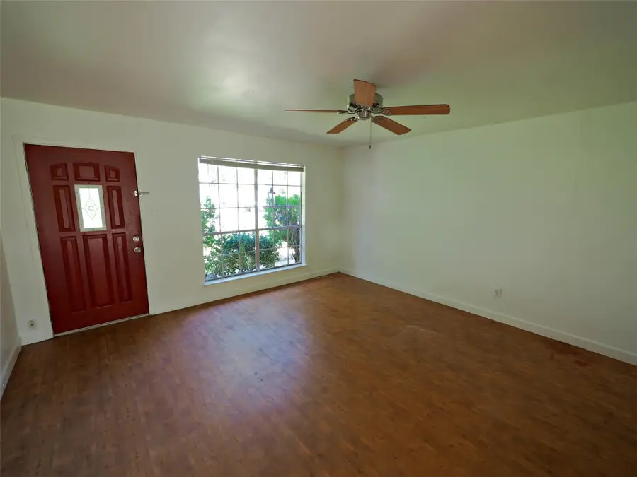 1503 Meadows Dr, Round Rock, TX 78681 - #2
