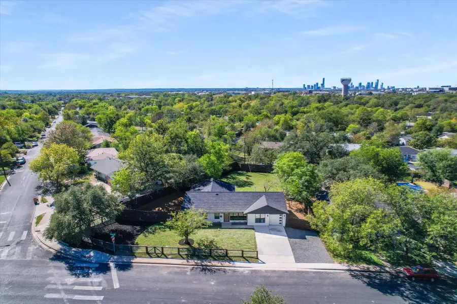 2401 Rogge Ln, Austin, TX 78723 - Image #2