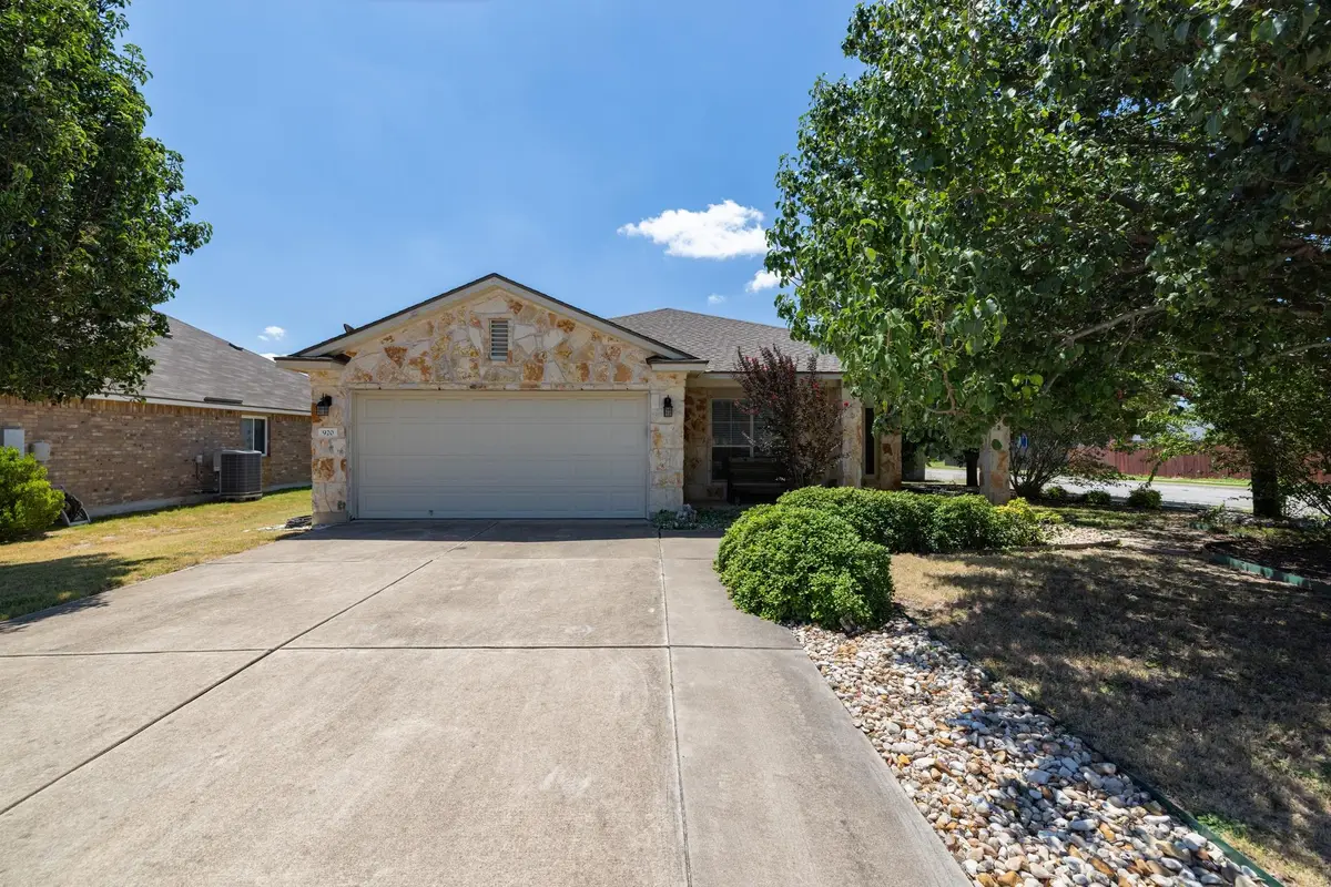 920 Flanagan Dr, Leander, TX 78641 - #1