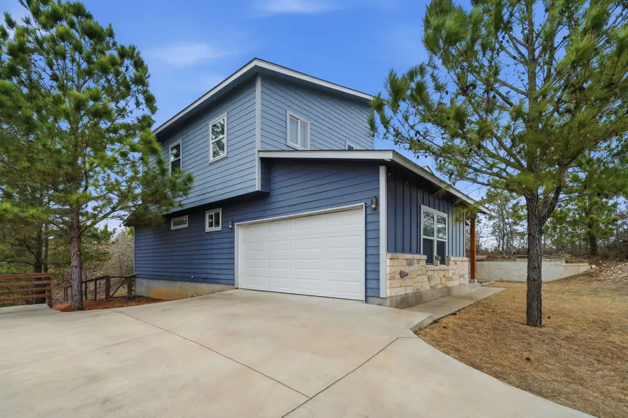 104 Kahalulu Dr, Bastrop, TX 78602 - #2