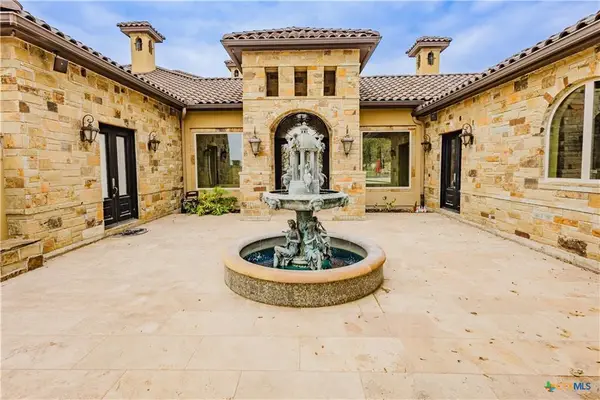 1024 Spanish Trl, New Braunfels, TX 78132