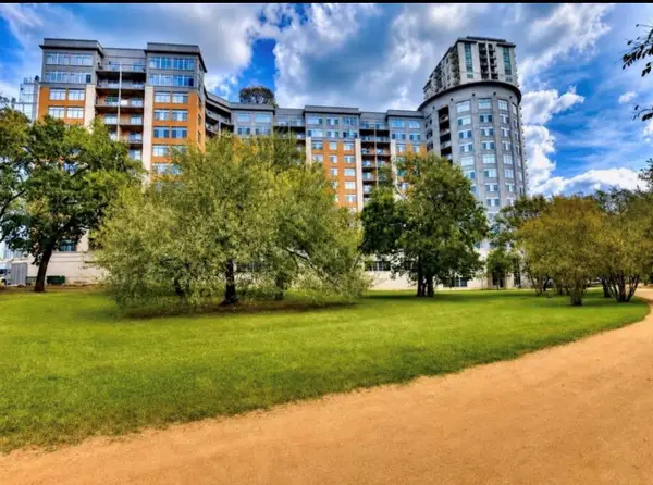 54 Rainey St #608, Austin, TX 78701