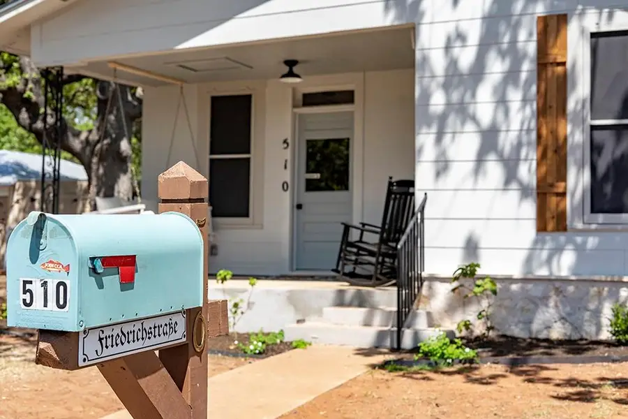 510 N Orange St, Fredericksburg, TX 78624 - #2