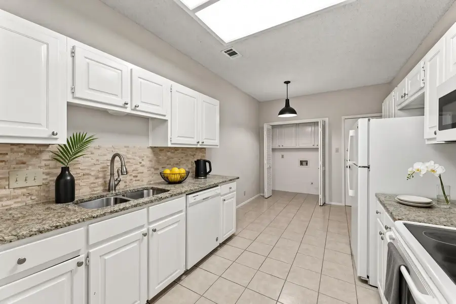 5737 N Scout Island Cir, Austin, TX 78731 - #3