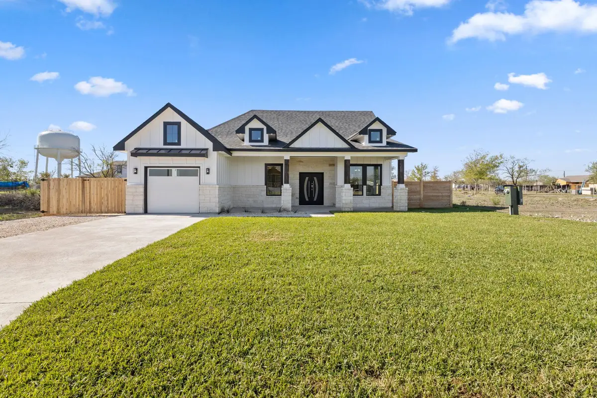 210 Jacaranda Dr, Dale, TX 78616 - Image #1