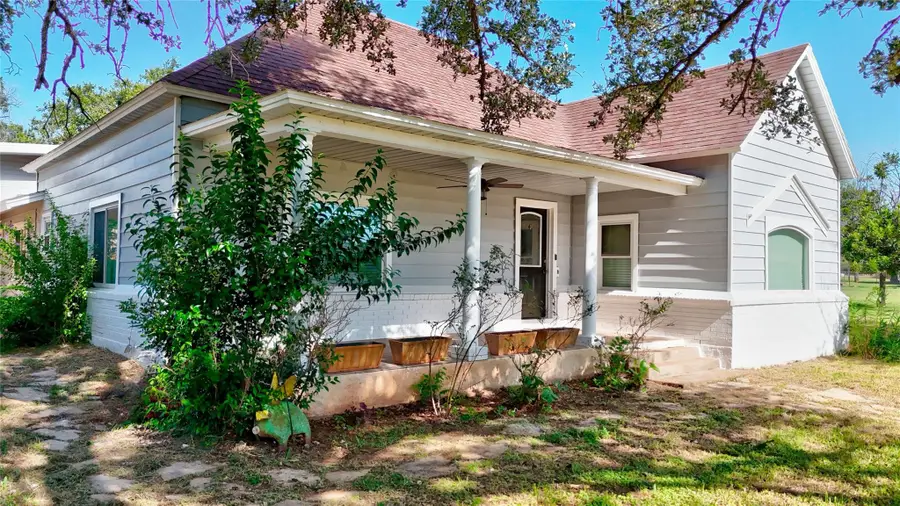 1209 Wright St, Llano, TX 78643 - Image #2