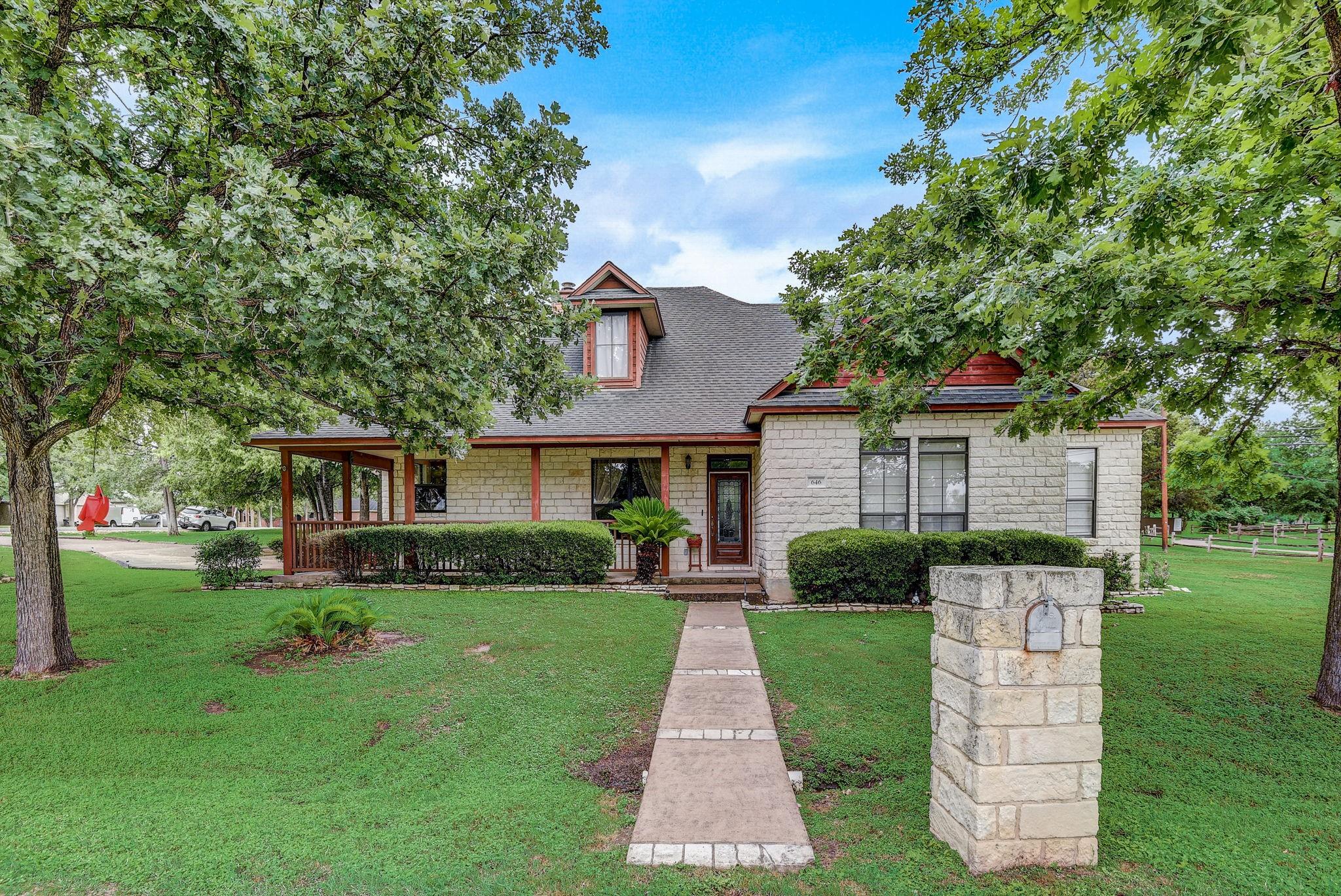 646 E Riverside Drive, Bastrop, TX 78602 - ERA