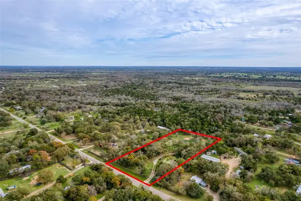 201 Artesian Dr, Cedar Creek, TX 78612