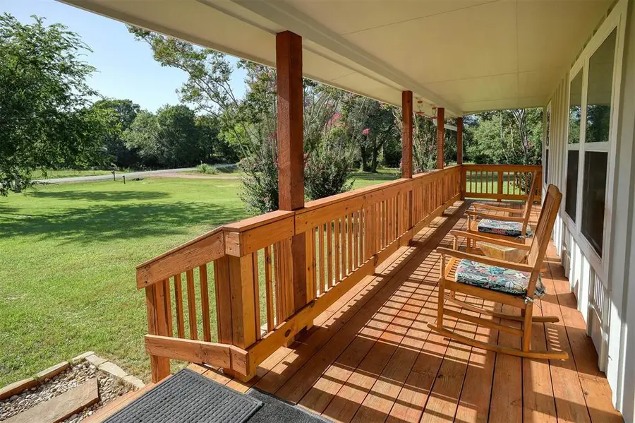 1217 Jones St, Smithville, TX 78957 - #3