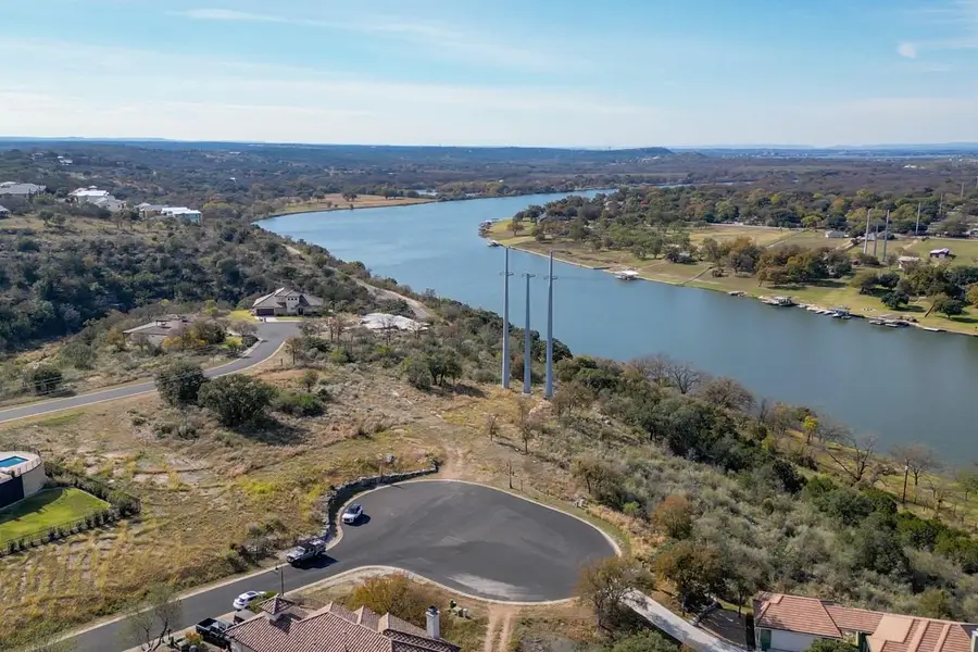 528 Bendito Way, Marble Falls, TX 78654 - Image #3