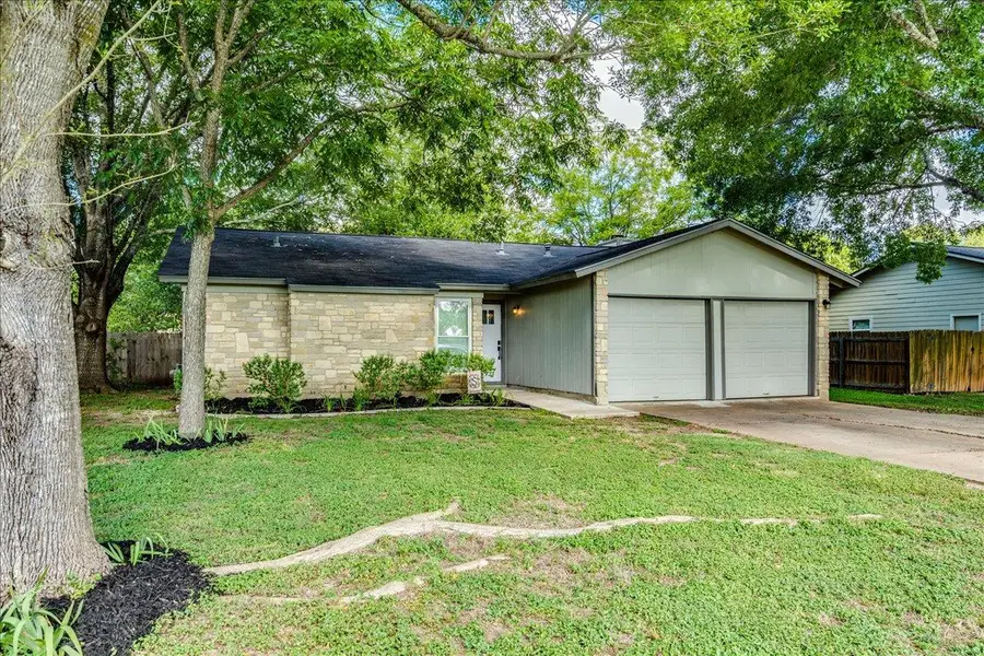 308 Bonita Vista Dr, Buda, TX 78610 - #2