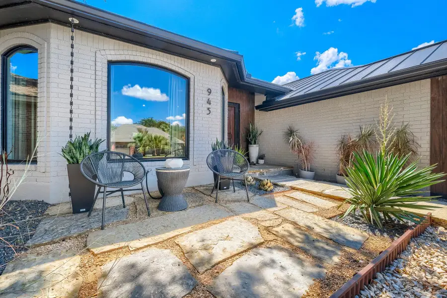 945 Queens Dr, New Braunfels, TX 78130 - #2