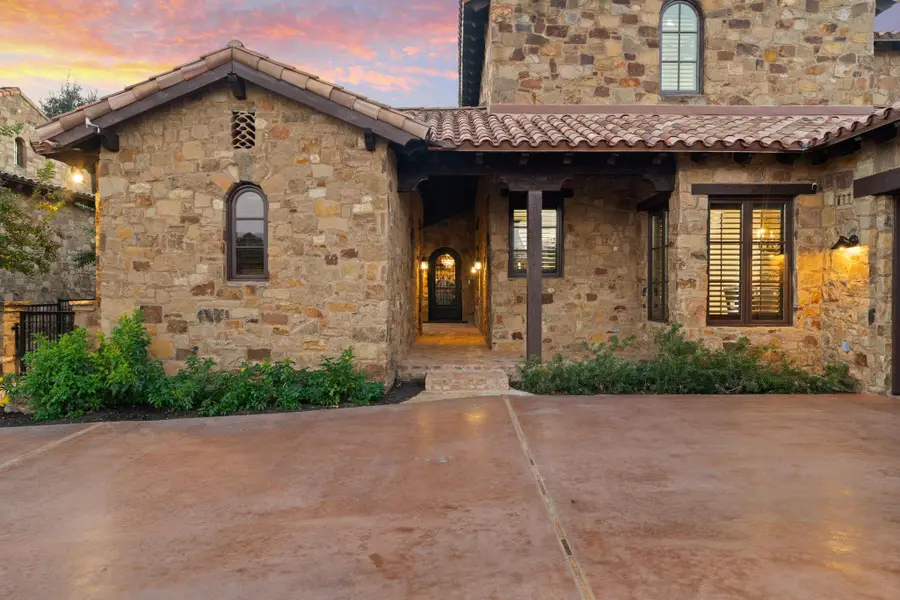 102 Estrella, Horseshoe Bay, TX 78657 - Image #3