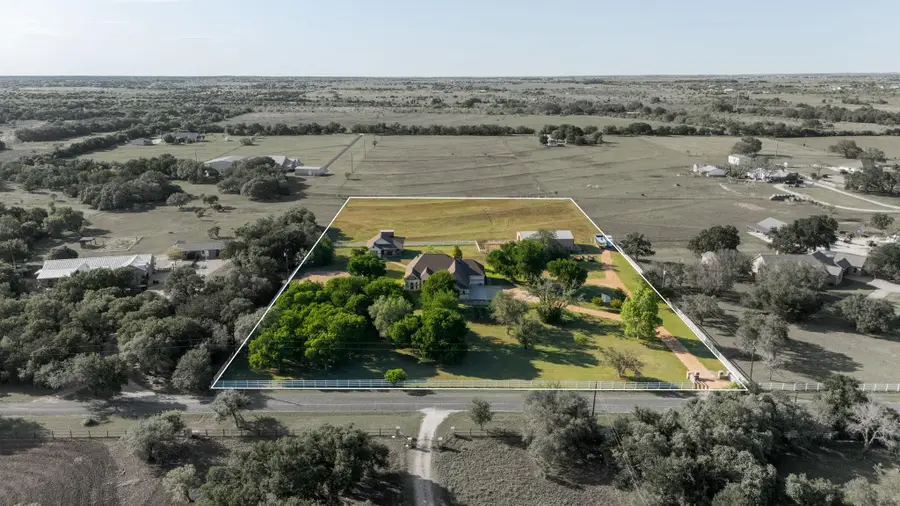 134 Creekside Dr, Liberty Hill, TX 78642 - #2