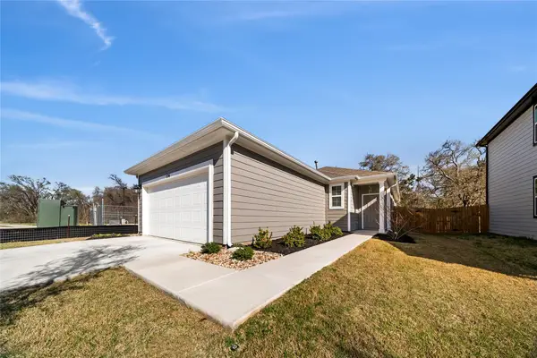 174 Bendecido Loop, Elgin, TX 78621