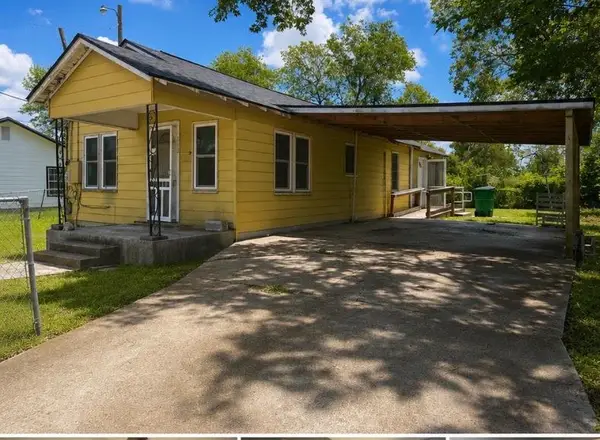 110 E Rio Grande St, Taylor, TX 76574