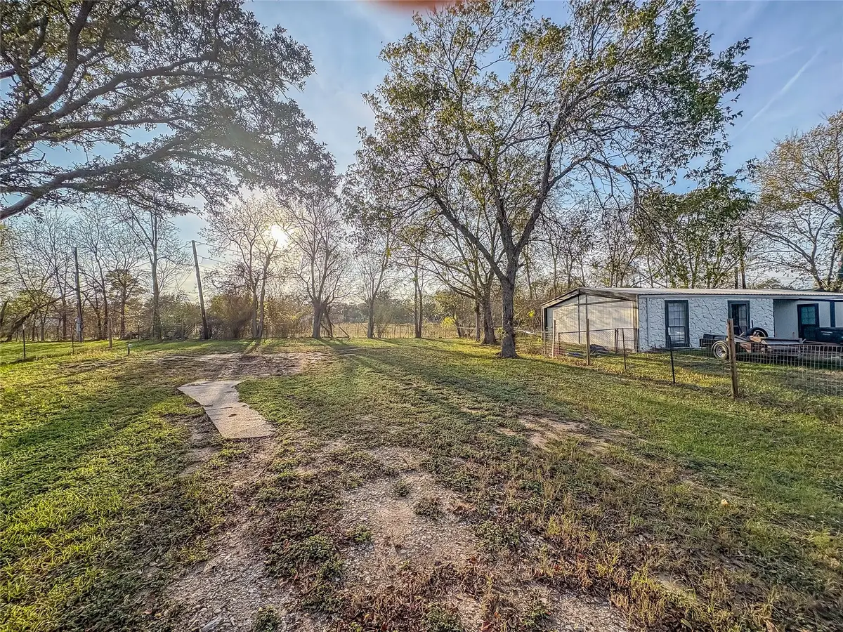 907 Westview Cir, Caldwell, TX 77836 - #1