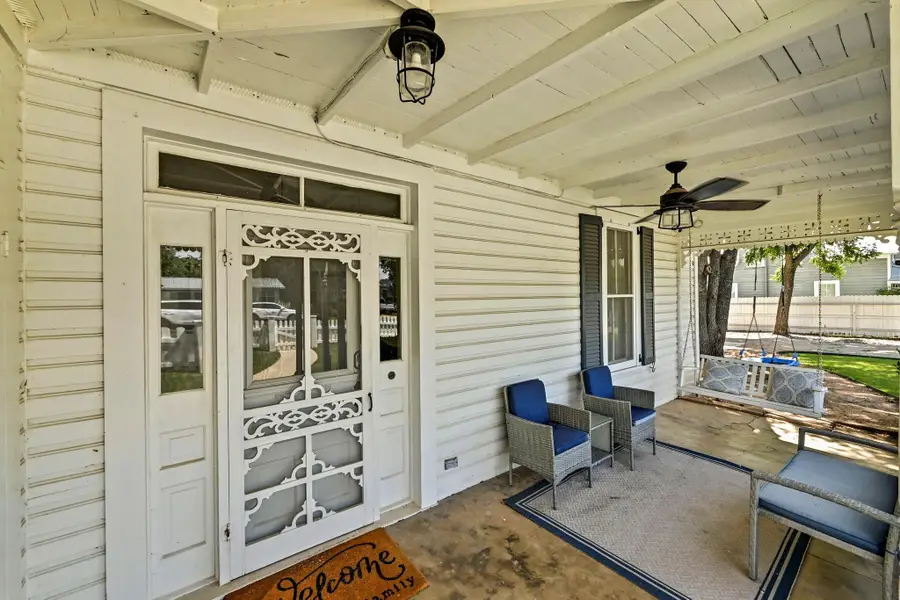 410 E Schubert St, Fredericksburg, TX 78624 - #2