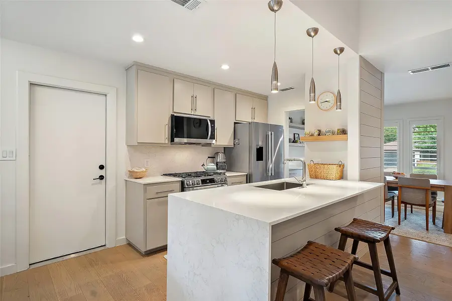 2611 Coatbridge Dr, Austin, TX 78745 - Image #3