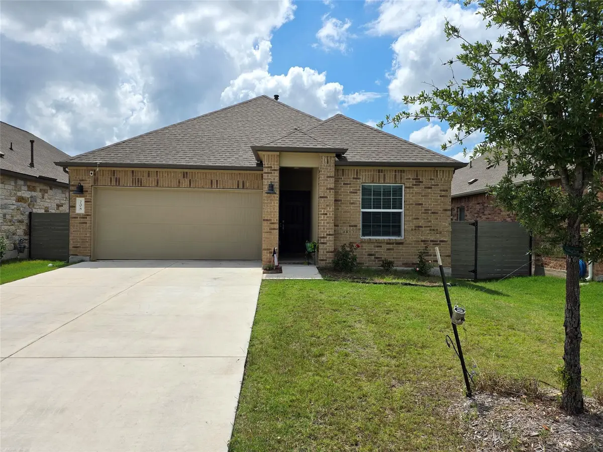 208 Wolf Springs Rd, Georgetown, TX 78628 - #1