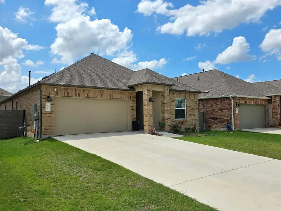 208 Wolf Springs Rd, Georgetown, TX 78628 - #3