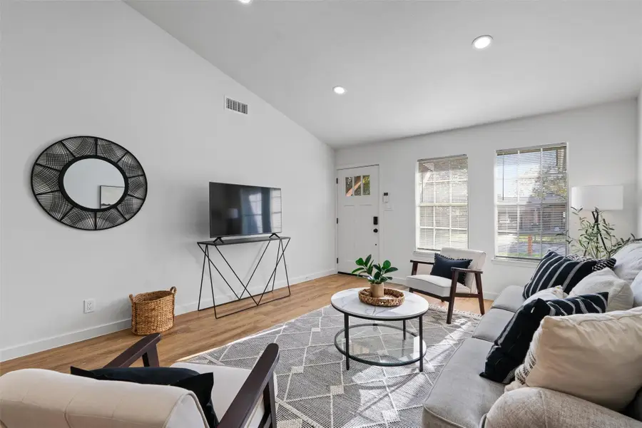 800 Huntingdon Pl, Austin, TX 78745 - #3