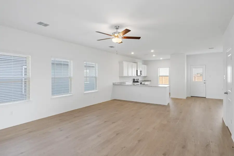 128 Wirepass Crst, Jarrell, TX 76537 - #2