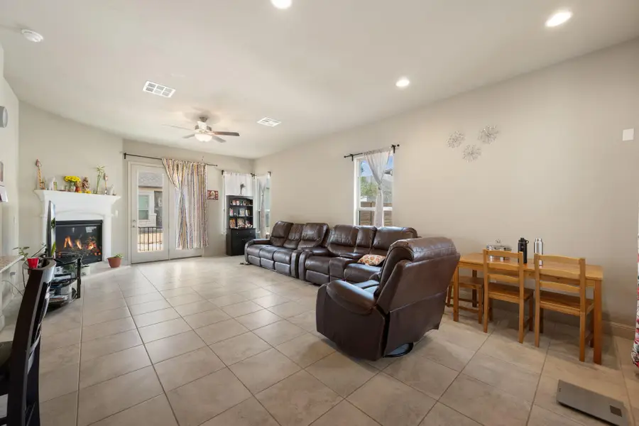 205 Clubhouse Dr #G, Georgetown, TX 78628 - #2