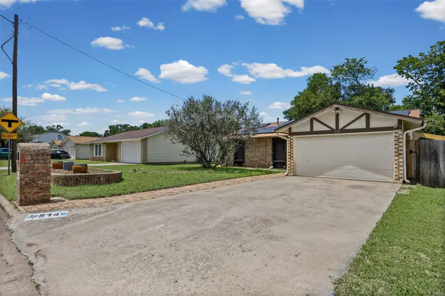 514 Yucca Dr, Round Rock, TX 78681 - #2