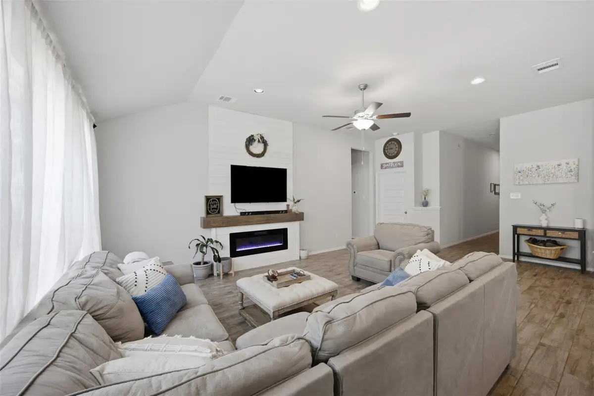 20812 Twisting Trl, Lago Vista, TX 78645 - #1