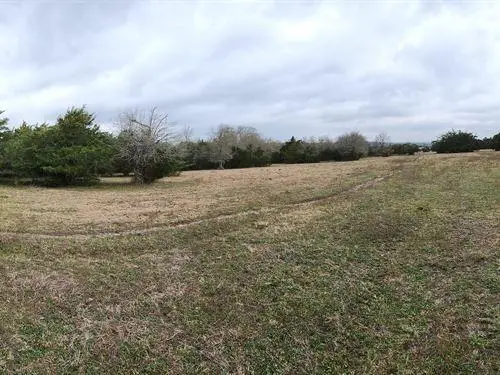 176 Ike Ln, Brenham, TX 77833