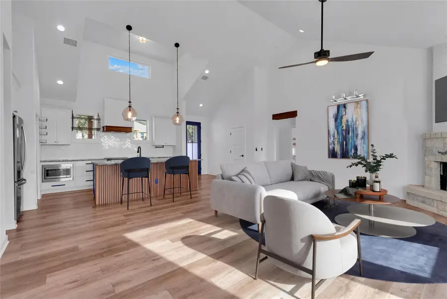 516 Ronay Dr S, Spicewood, TX 78669 - #2