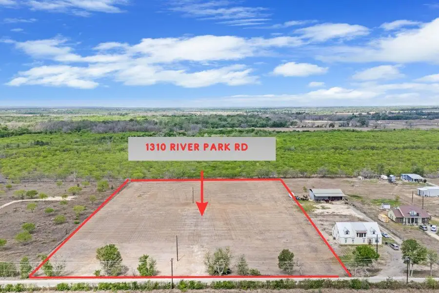 1310 River Park Rd, Luling, TX 78648 - #2