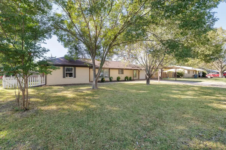 112 Maynard St, Bastrop, TX 78602 - Image #2