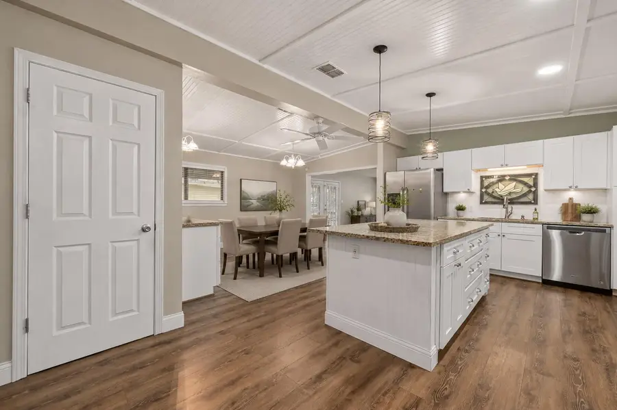 102 Rivercrest St, Luling, TX 78648 - #3