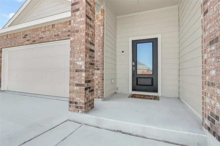 8904 James Bowie, Seguin, TX 78155 - Image #2