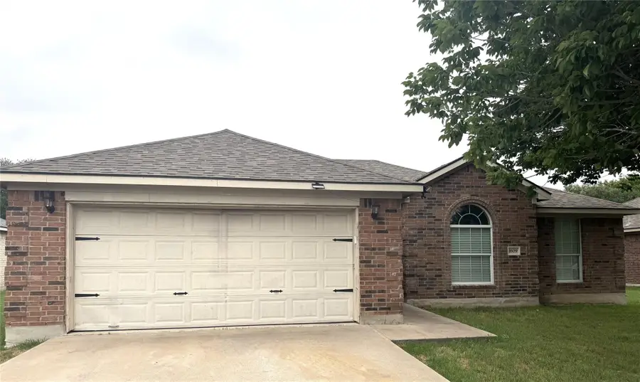 1609 Paint Brush Dr, Lockhart, TX 78644 - #2