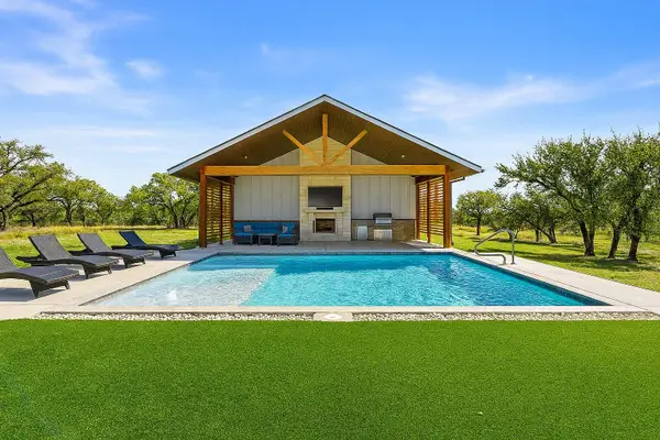 690 Cielo Springs Dr, Blanco, TX 78606