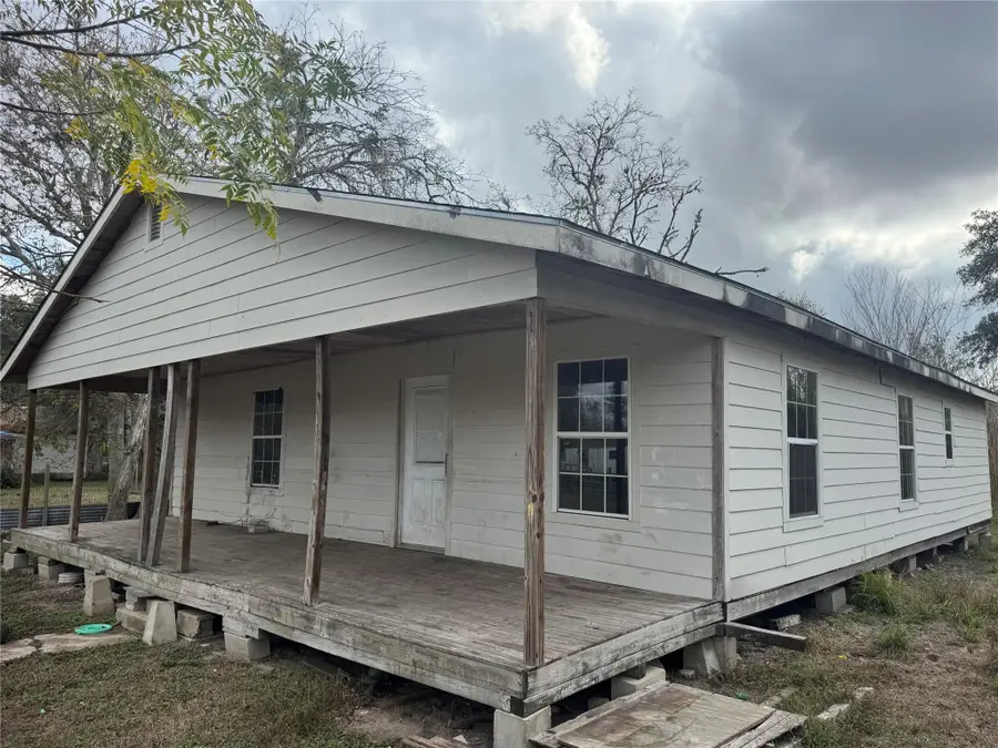 507 King St, Cuero, TX 77954 - Image #3