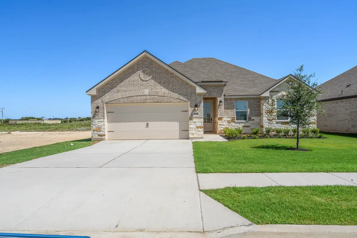 513 W Luna Blue Ln, Jarrell, TX 76537 - #1