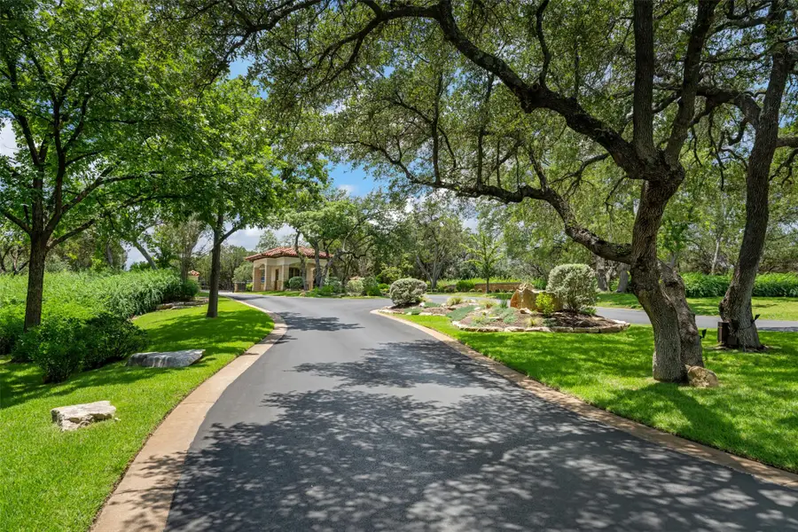 906 Moonlight Bay Dr, Spicewood, TX 78669 - #2