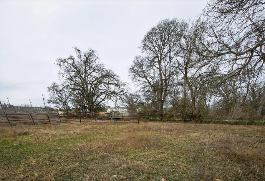 701 Old Colony Line Rd, Dale, TX 78616 - #2