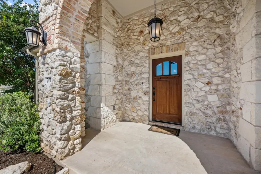 201 Campo Colinas Dr, Bertram, TX 78605 - Image #3