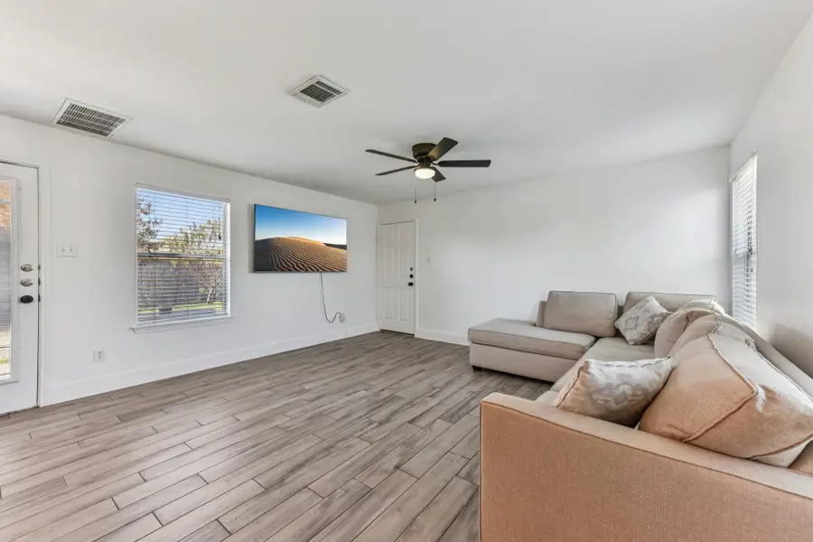 2340 Bluffstone Dr, Round Rock, TX 78665 - Image #3