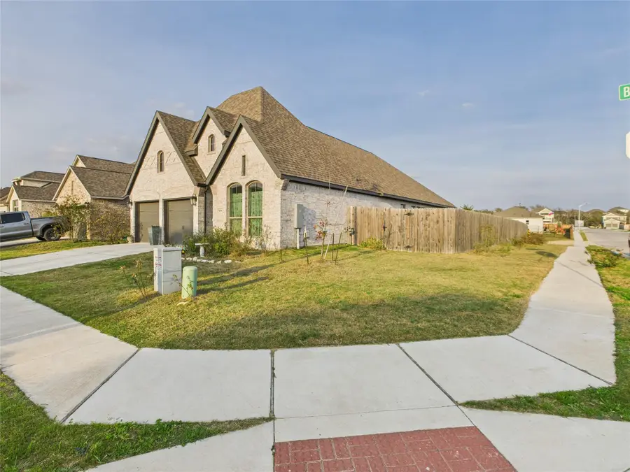 906 Blue Oak Blvd, San Marcos, TX 78666 - Image #2