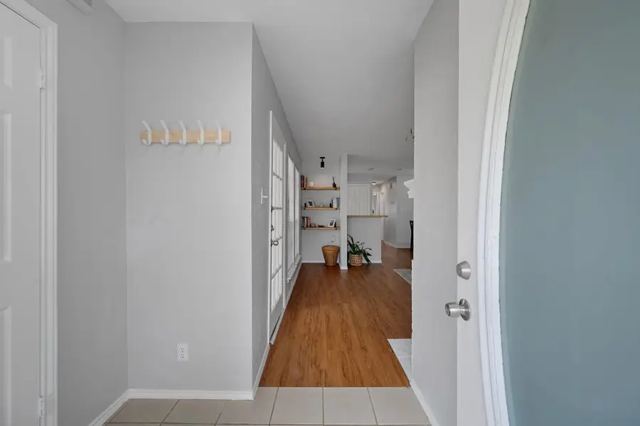 8807 Cainwood Ln, Austin, TX 78729 - Image #3