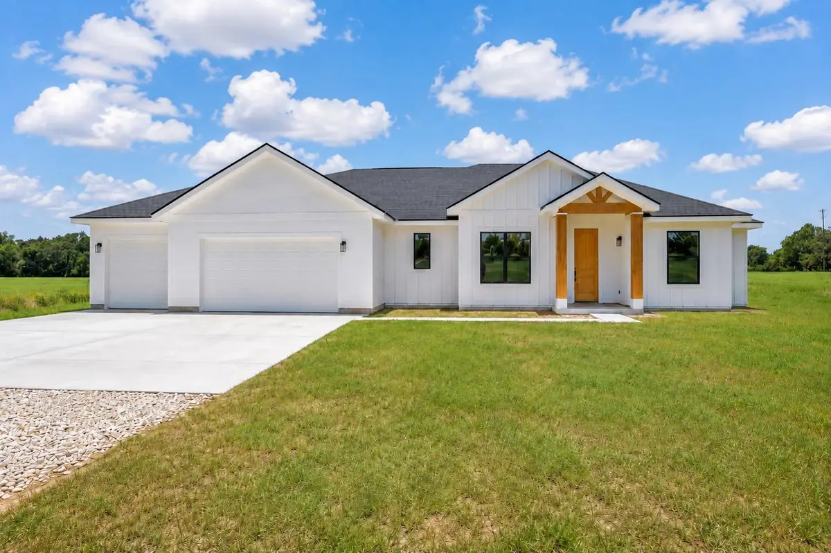 16544 Fm 112, Thrall, TX 76578 - #1