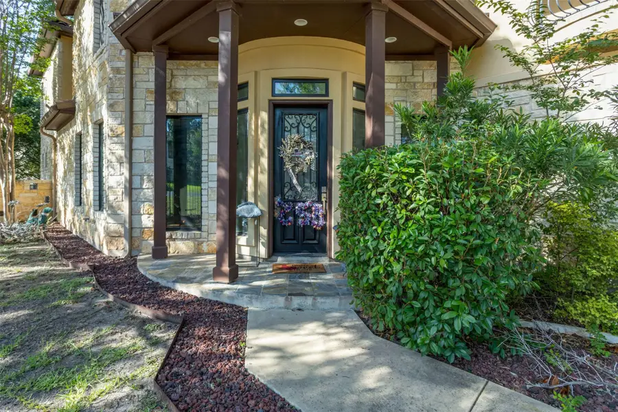 1 Treehaven Ln, The Hills, TX 78738 - #2