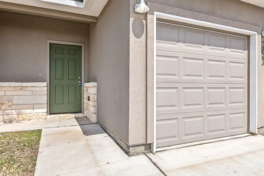 203 Peruna Dr, Marble Falls, TX 78654 - #2