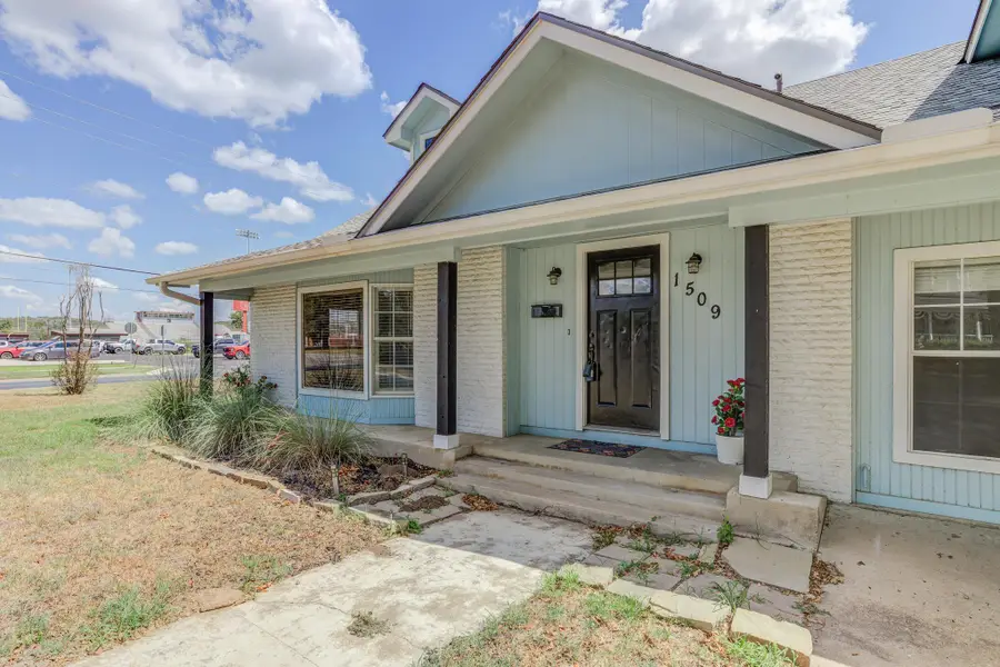 1509 SW Hill St, Bastrop, TX 78602 - #3